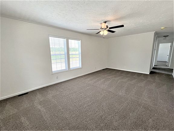 4th image of 16119 Coventry Dr