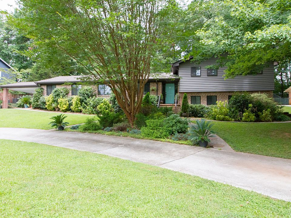 Welcome to 560 Spalding Dr!