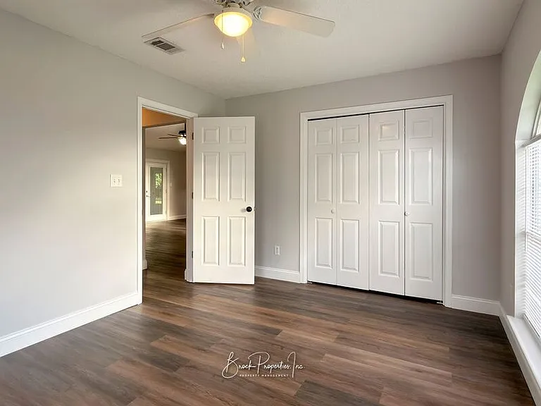 2520 Southern Oaks Dr — Photo 17