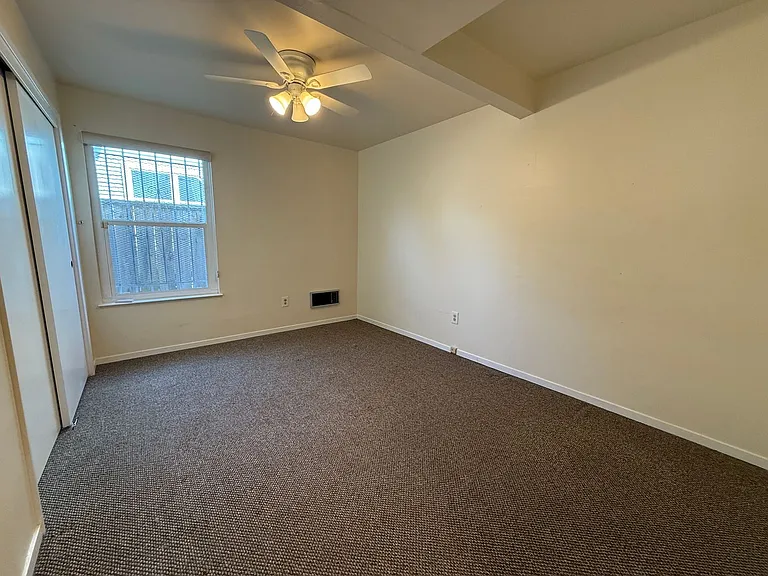 2606 Coolidge Ave #B — Photo 8