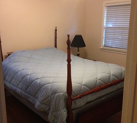 master bedroom w/1/2 bath