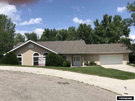2nd image of 860 Woodman Dr