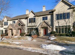 321 Willoughby Way W, Minnetonka, MN 55305