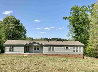165 Fairview Oaks Dr, Campobello, SC 29322