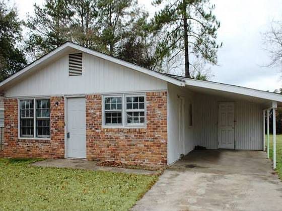 2nd image of 204 Chuck Cir