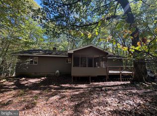 196 Robin Ln, East Stroudsburg, PA 18302