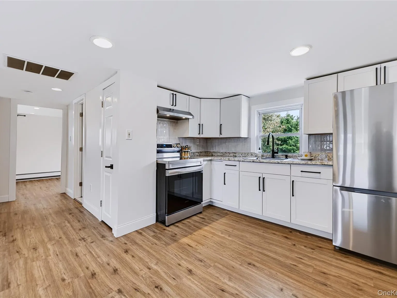2 bed, 1.0 bath, 697 sqft, $2,800 — Photo 3