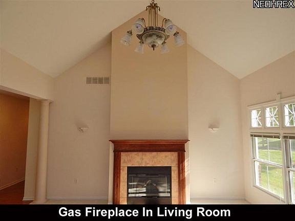 3rd image of 8665 Alexandra Dr Unit 7B