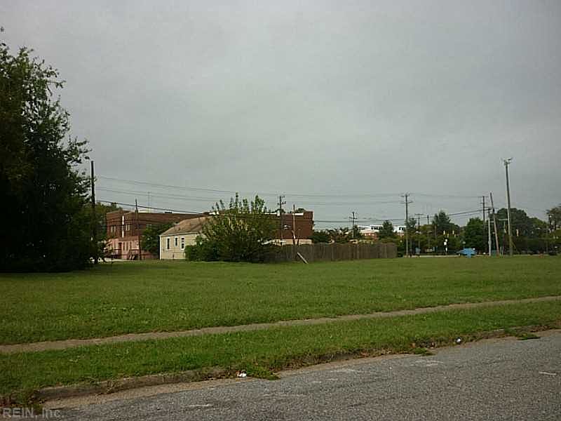 2nd image of 1143 34th St