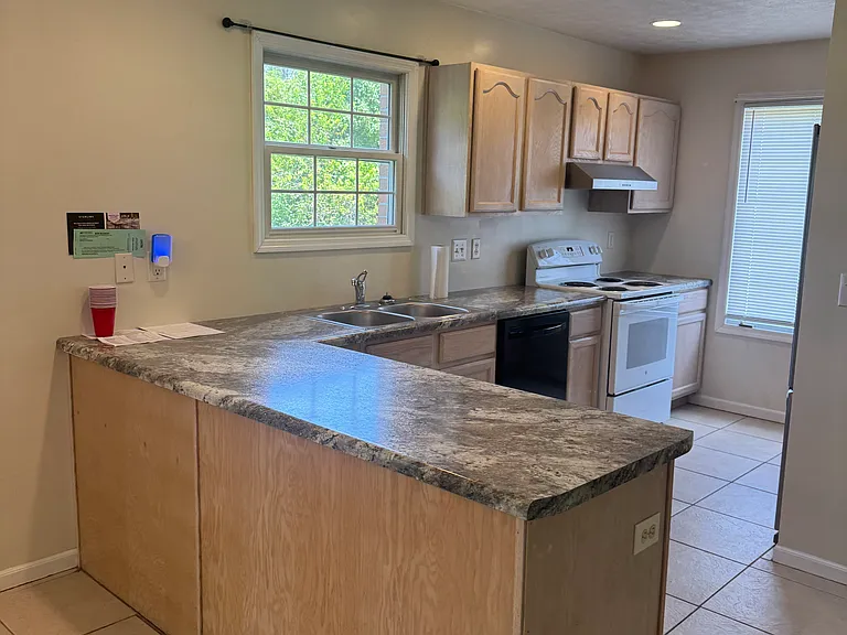 442 Beaumont Ct — Photo 15