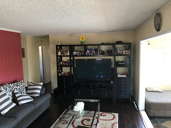 2nd image of 2037 Lee Dr