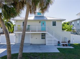 2356 Lemon St, Saint James City, FL 33956