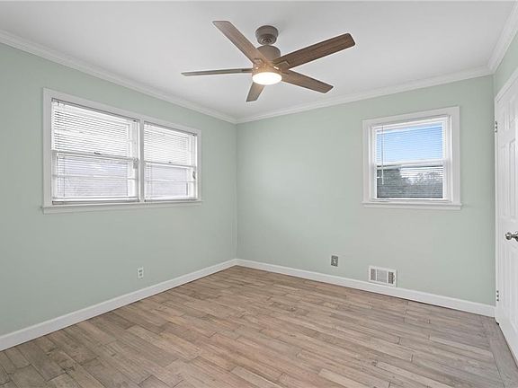 4th image of 4002 Phylis Pl