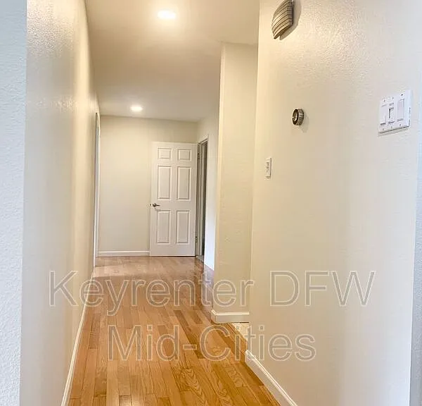 501 Nottingham Dr — Photo 8