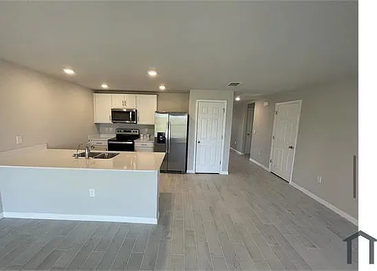 3000 62nd St W — Photo 2