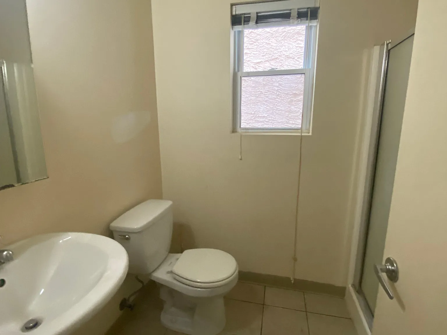 5 bed, $2,200 — Photo 4