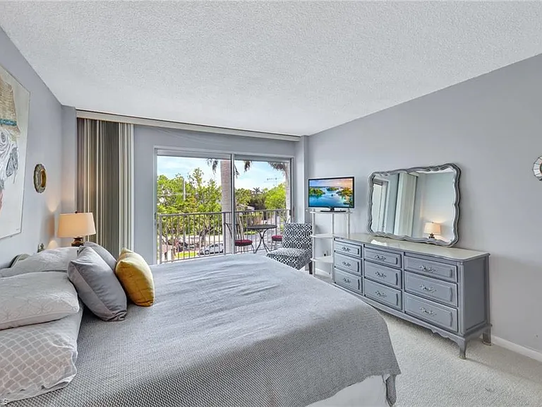 1300 Gulf Shore Blvd N #407 — Photo 12