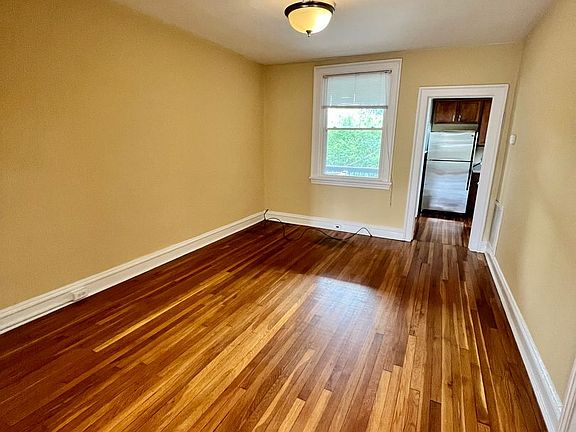 4th image of 3009 Park Ave #1