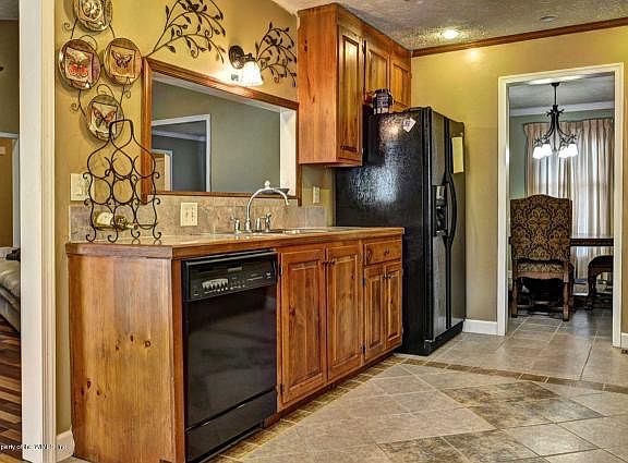 3rd image of 3305 Beechnut Ct