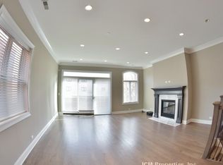 875 W Lill Ave APT C1, Chicago, IL 60614