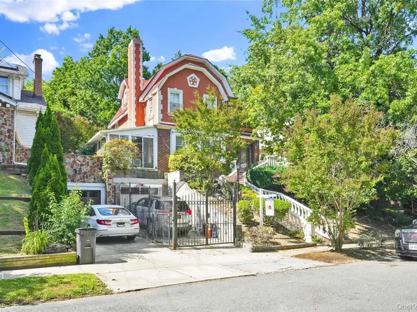 84-42 Charlecote Ridge, Jamaica Estates, NY 11432