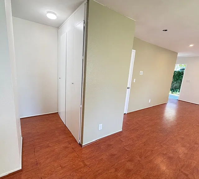 711 E Tujunga Ave #A — Photo 23