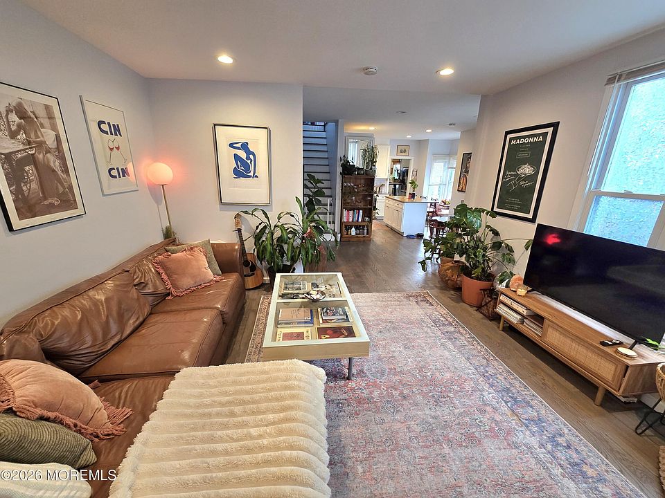 1st image of 305 3rd Ave APT 2