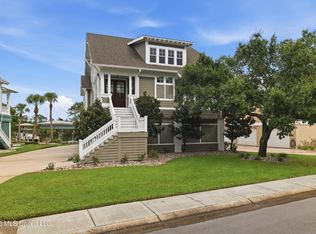 68 Bayou Cir, Gulfport, MS 39507