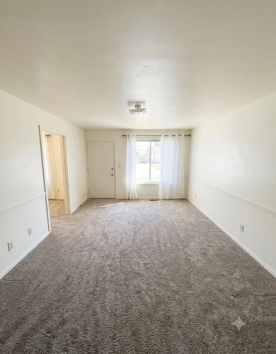 2 bed, 836 sqft, $1,250 — Photo 3