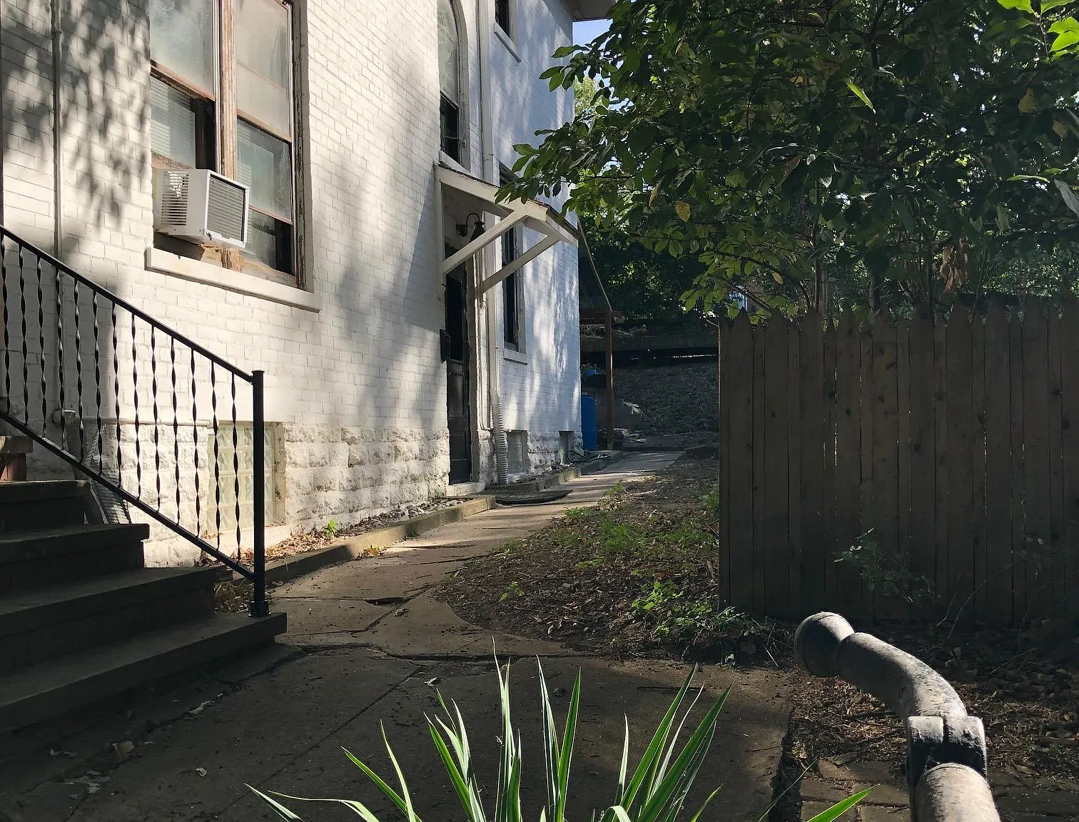645 Riddle Rd — Photo 4