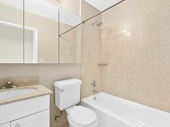 30 Lincoln Plaza image 5 of 8