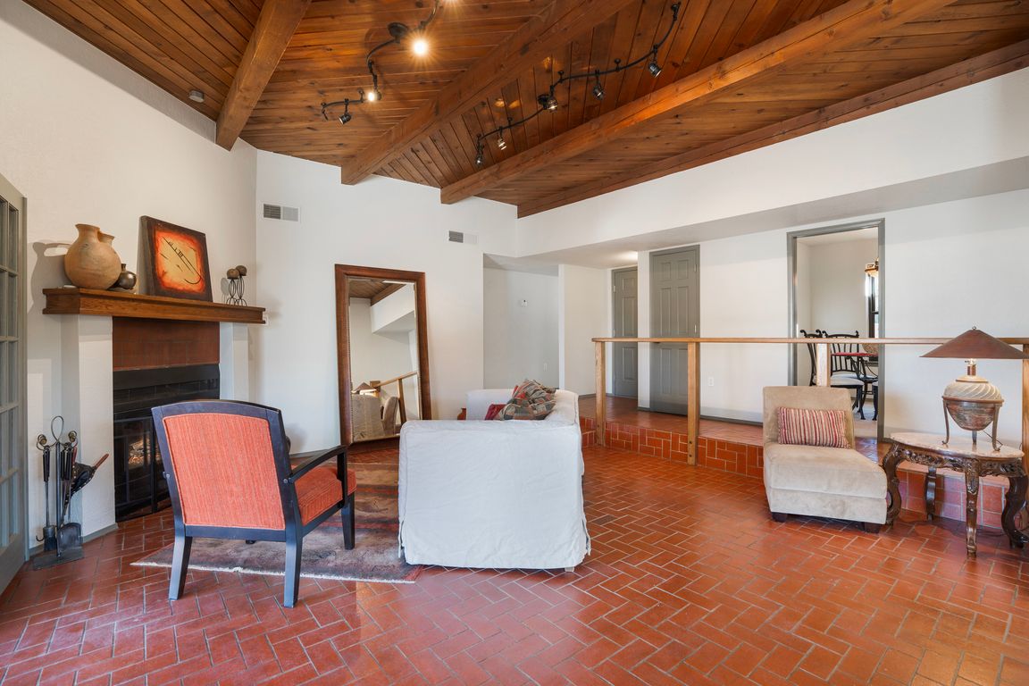 next background image