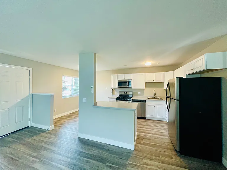 2x1 - 850 SqFt -Kitchen / Living room