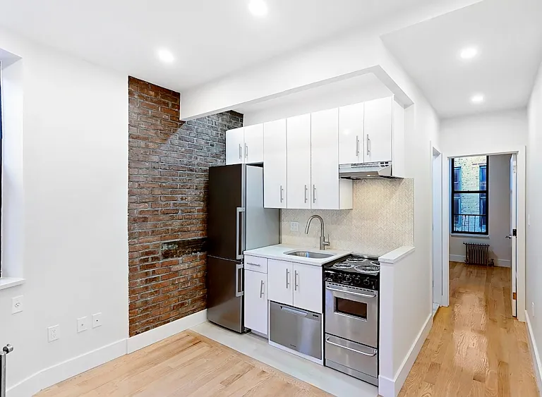 11 Stanton St #4D — Photo 2