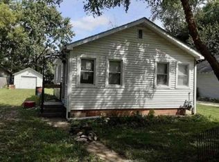 121 Lakewood Ave, Crystal Lake, IL 60014