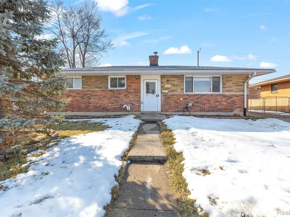 7043 N Wildwood St, Westland, MI 48185