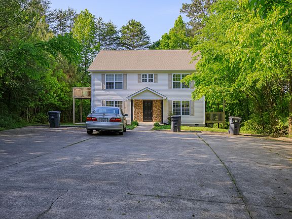 3rd image of 112-118 Crawford Dr