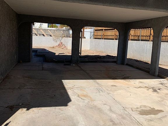 2nd image of 900 Thunderbolt Ave
