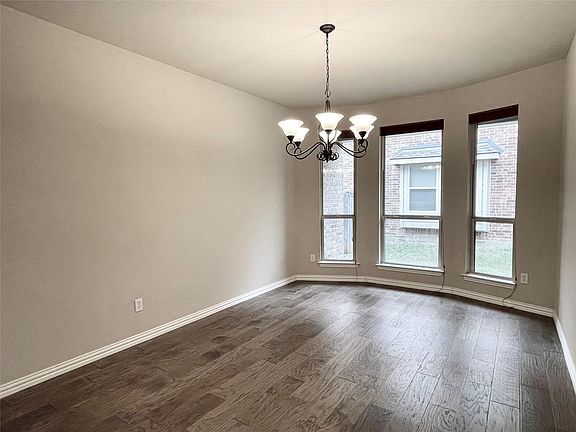 5th image of 10301 Matador Dr