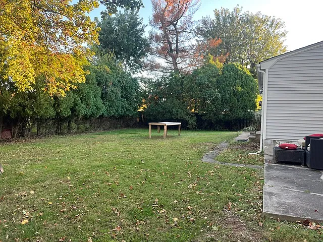 6 bed, 1623 sqft, $4,200 — Photo 3