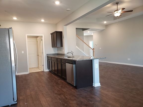 2nd image of 416 Spitzy Ln #114