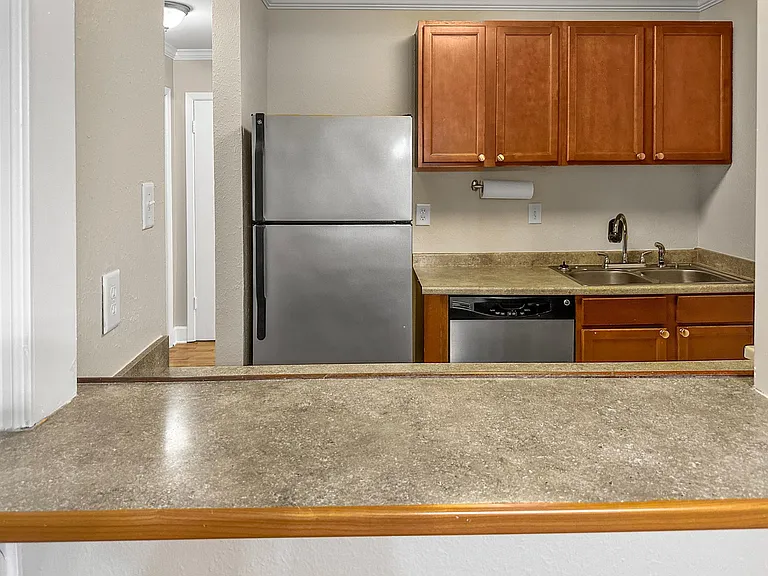 3101 Highland Rd #308 — Photo 4