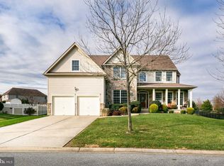 35 Fieldcrest Dr, Columbus, NJ 08022