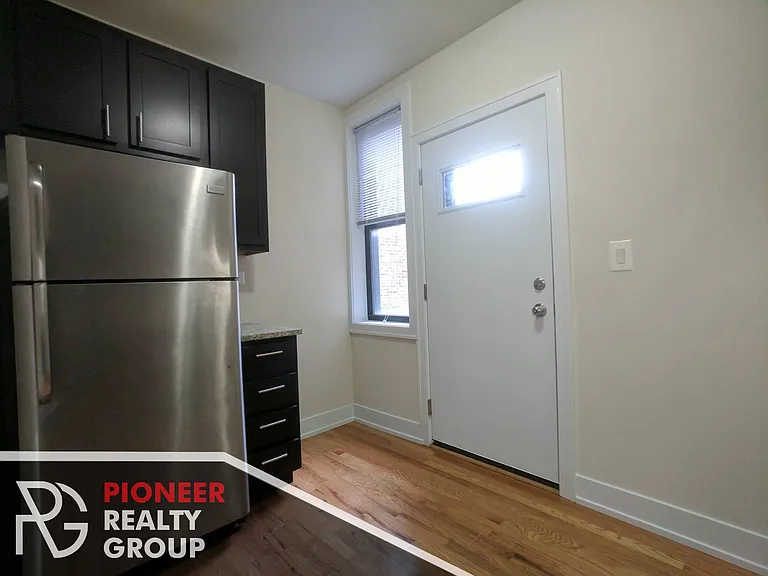 619 W Melrose St #D2 — Photo 6