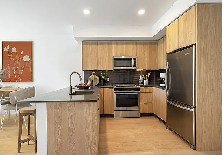 2025 Fulton Ave — Photo 8