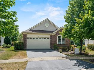 1818 Highbury Ln, Aurora, IL 60502