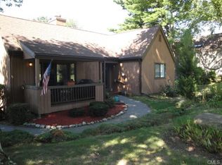 433 Cheraw Ln, Stratford, CT 06614