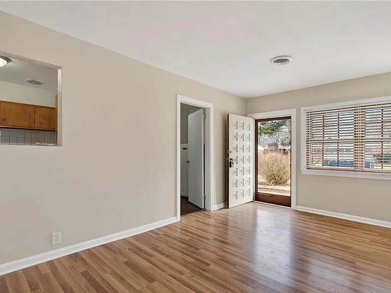 724 S Westgrove Rd — Photo 13