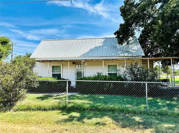 125 SW 2nd St, Cross Plains, TX 76443