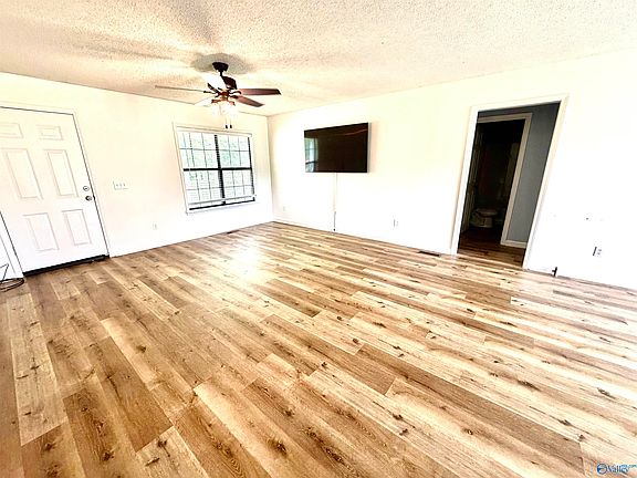 3rd image of 665 Church St